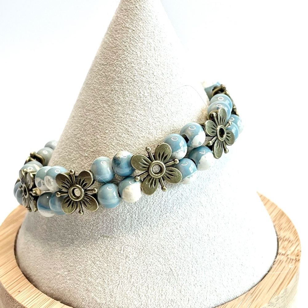 Blue & white marbled Bracelet double strand ceramic beaded brass daisies